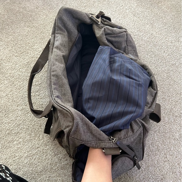 Cutter & Buck Brown Leather Blue Interior Travel Carry-on Duffel Bag - Picture 11 of 13